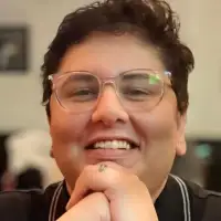 AreebaIftikharproviding services inToronto