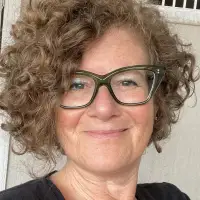 CarolynTabakproviding services inDen Haag