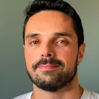 LeonardoFerreira Kilesproviding services inAthens