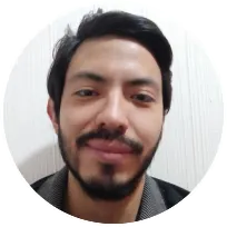 Bilingual psychotherapist's portrait, specializing in Gestalt therapy and psychological support for emotional intensity and stress management.