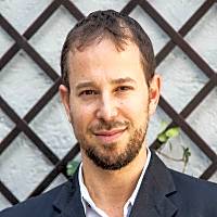 Discover how developing self-awareness can enhance your emotional intelligence and improve your leadership capabilities.