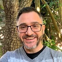 I'm a compassionate, open-minded internationally recognised clinical psychologist and psychoanalyst with over 20 years of experience. As your therapist, I'll speak straight, be in your corner, and work deeply. Contact me for my availability.