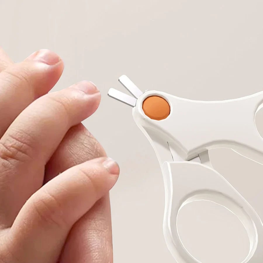 Kit Manicure Bebê TinySteps Completo: Tesoura, Cortador, Lixa e Pinça com Estojo Seguro para Unhas Delicadas 4