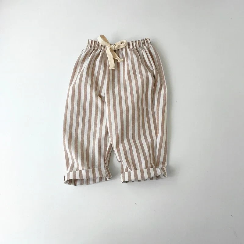 Calça Infantil Harém Listrada TinySteps: Conforto e Estilo Vintage para Meninos e Meninas 7