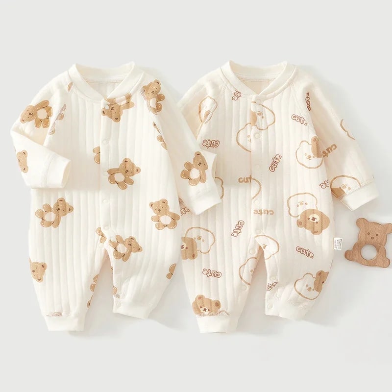 Macacão Bebê TinySteps Ursinho de Algodão Grosso: Conforto e Fofura para Inverno Aconchegante