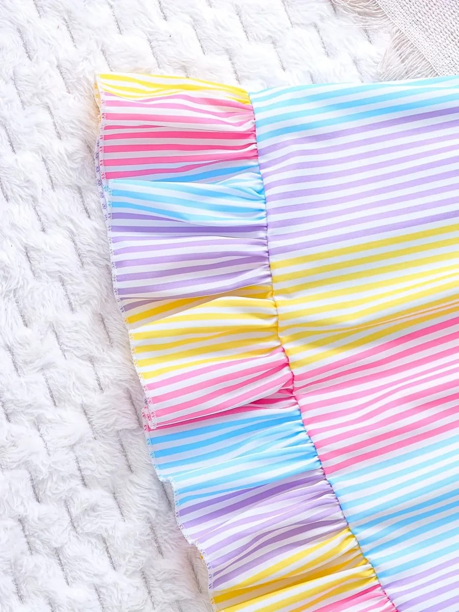 Vestido Infantil Listrado Colorido TinySteps: Conforto e Alegria para Férias de Verão e Praia 5