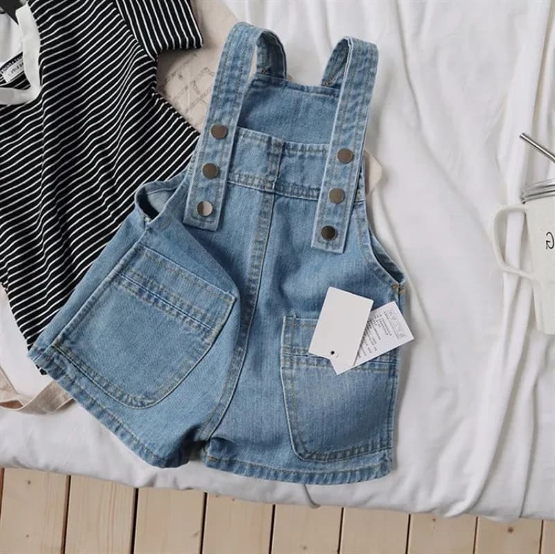 Macacão Jeans TinySteps Infantil Unissex com Suspensórios - Conforto e Estilo para Crianças de 4 a 6 Anos — imagem 1