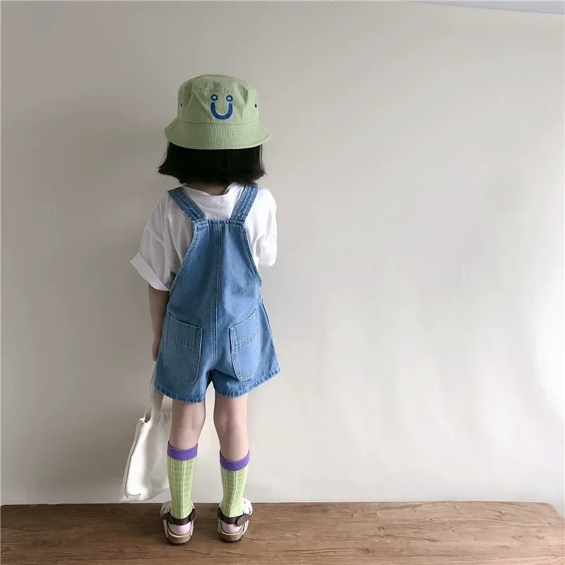 Macacão Jeans TinySteps Infantil Unissex com Suspensórios - Conforto e Estilo para Crianças de 4 a 6 Anos 6