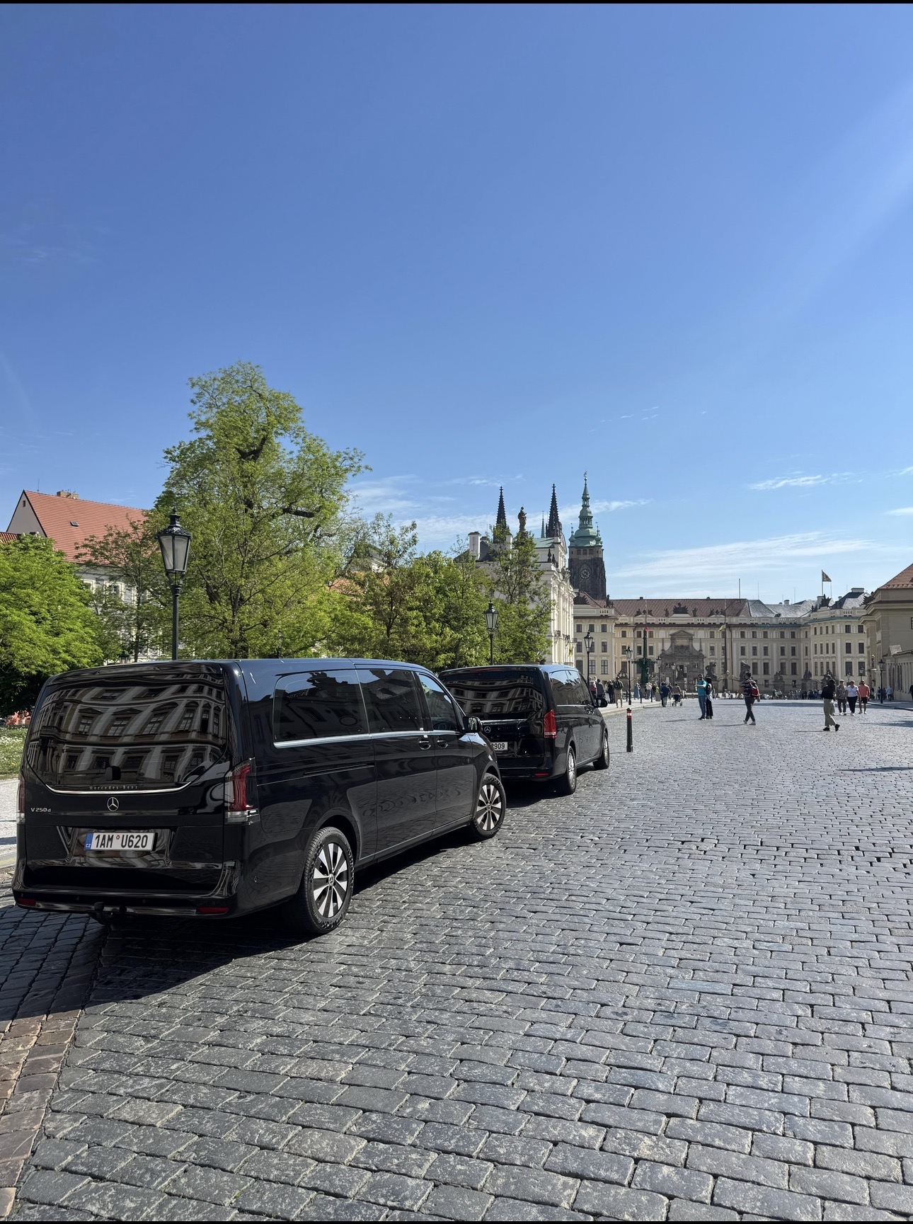 Mercedes V-Class Prague Castle