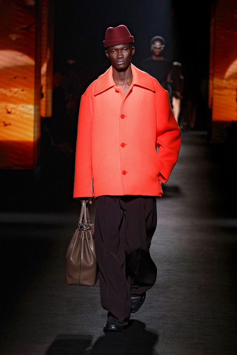 Look 10