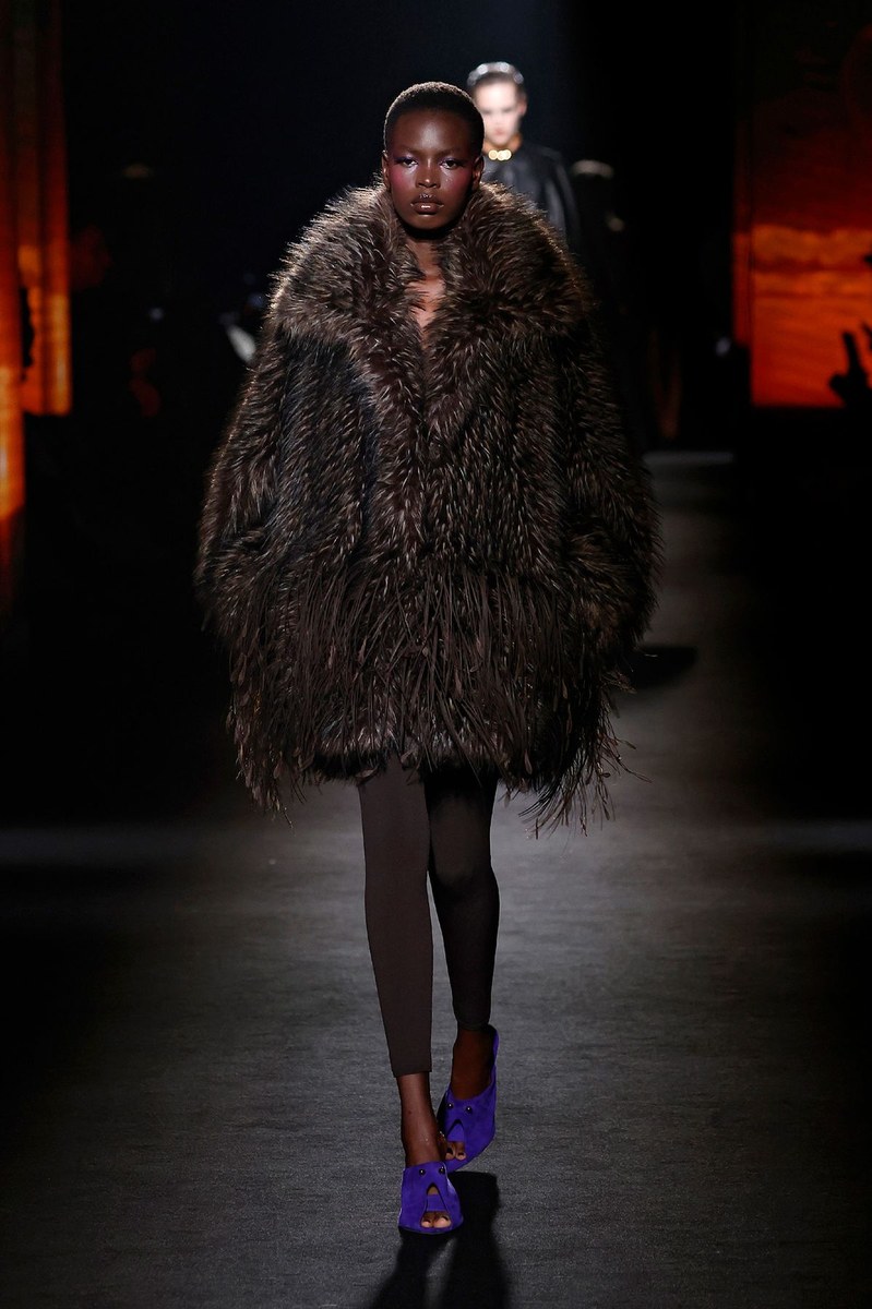 Look 12