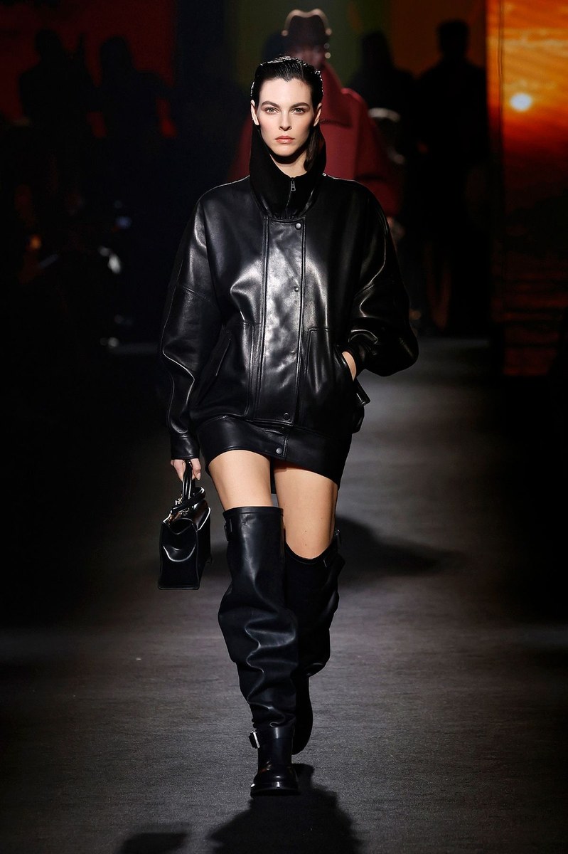 Look 24