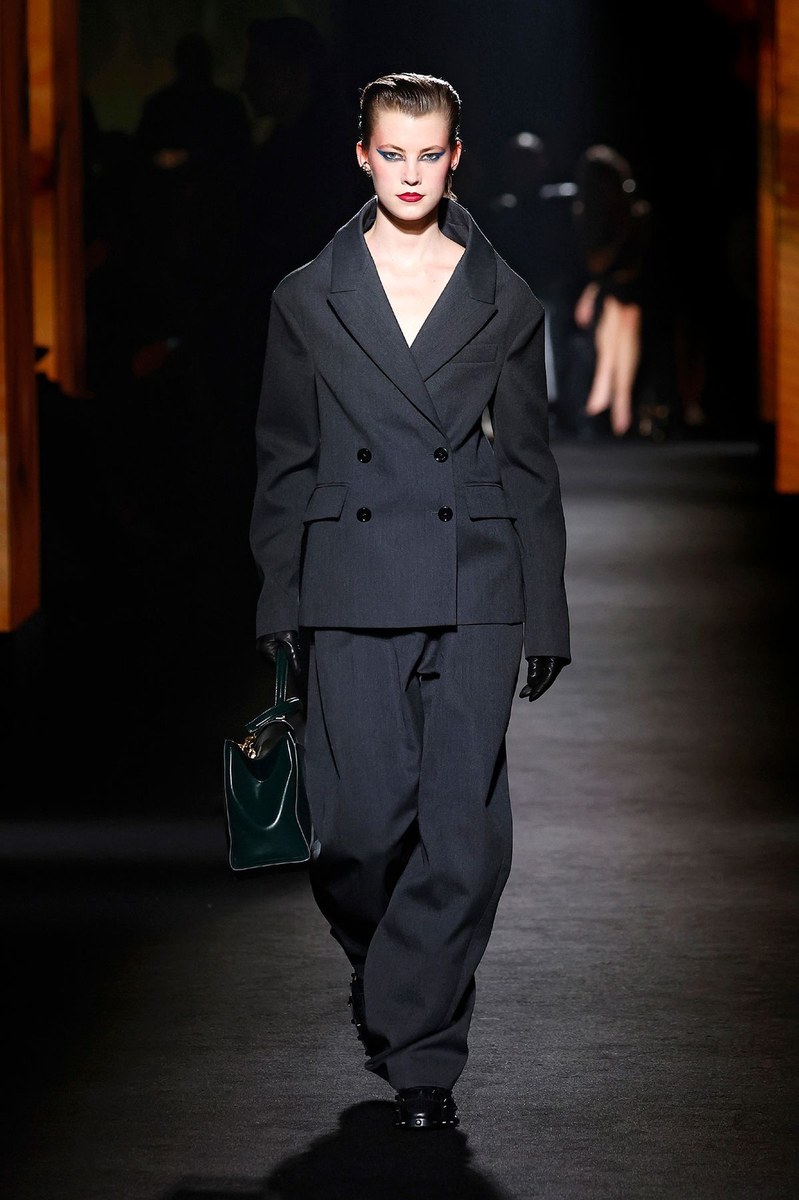 Look 32