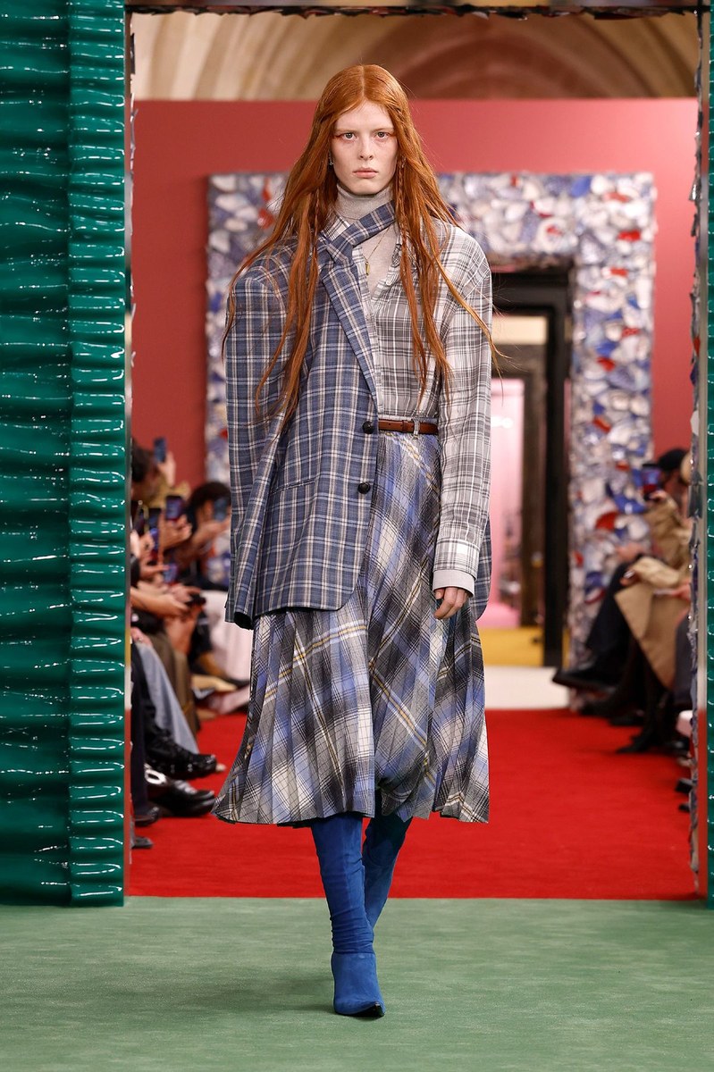 Look 3