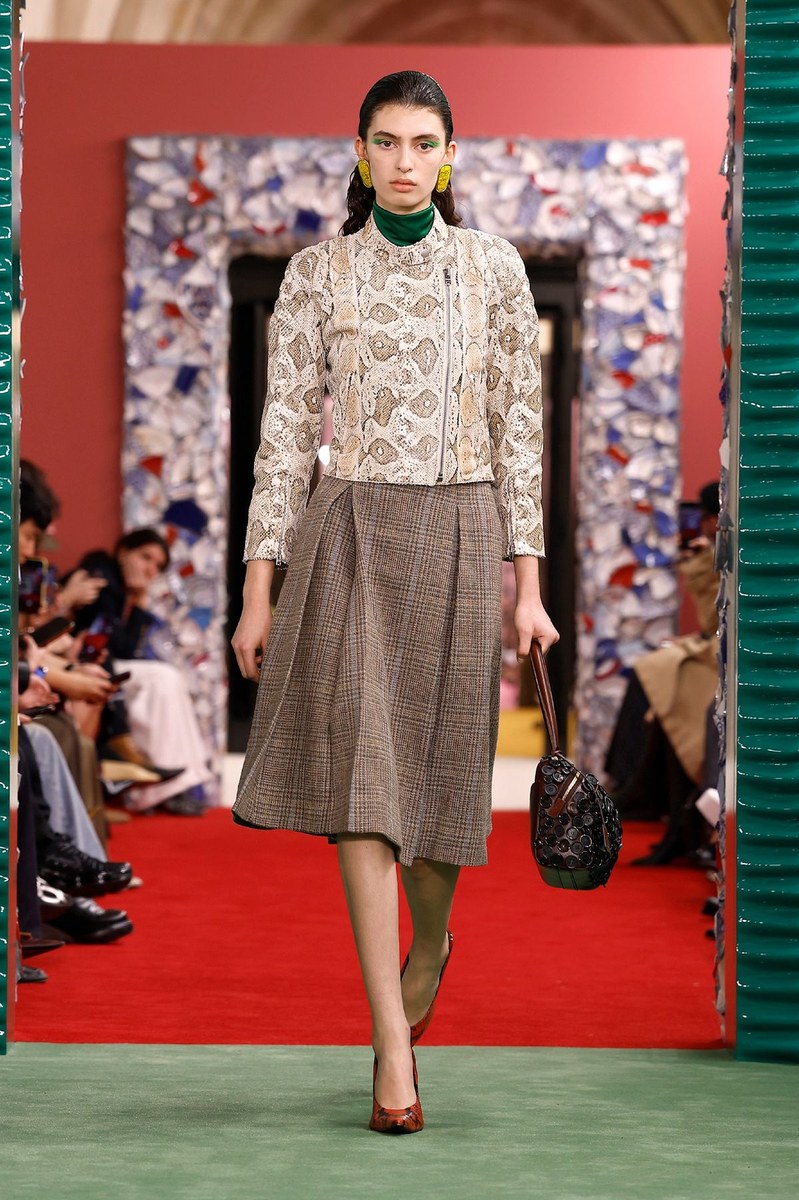 Look 12