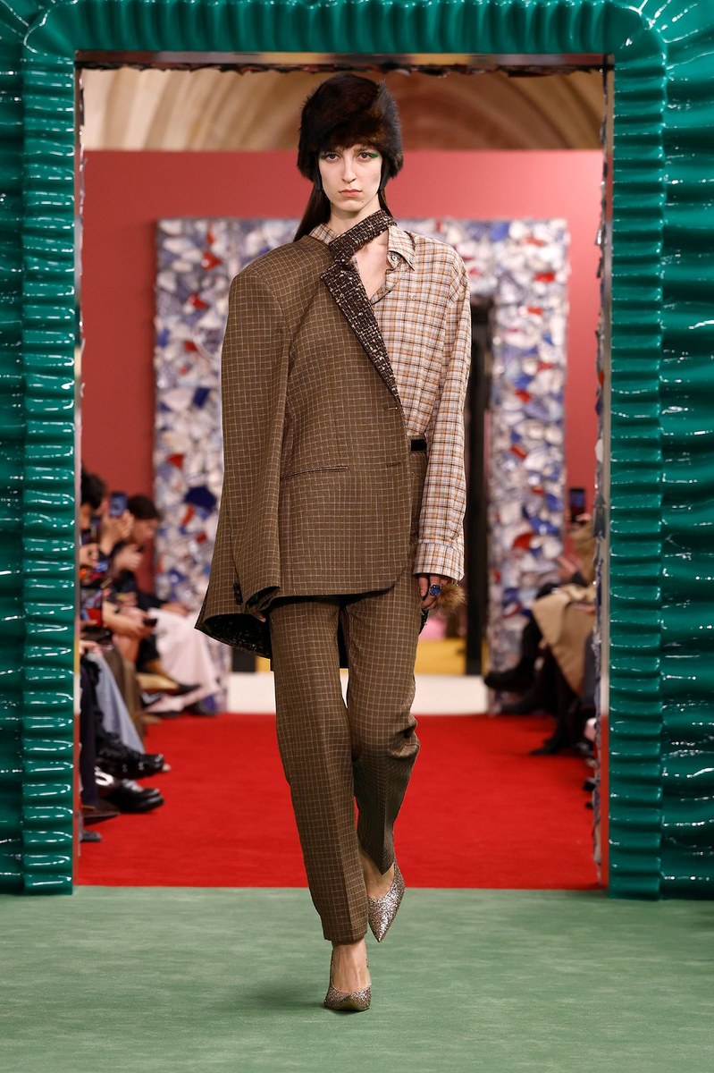 Look 13