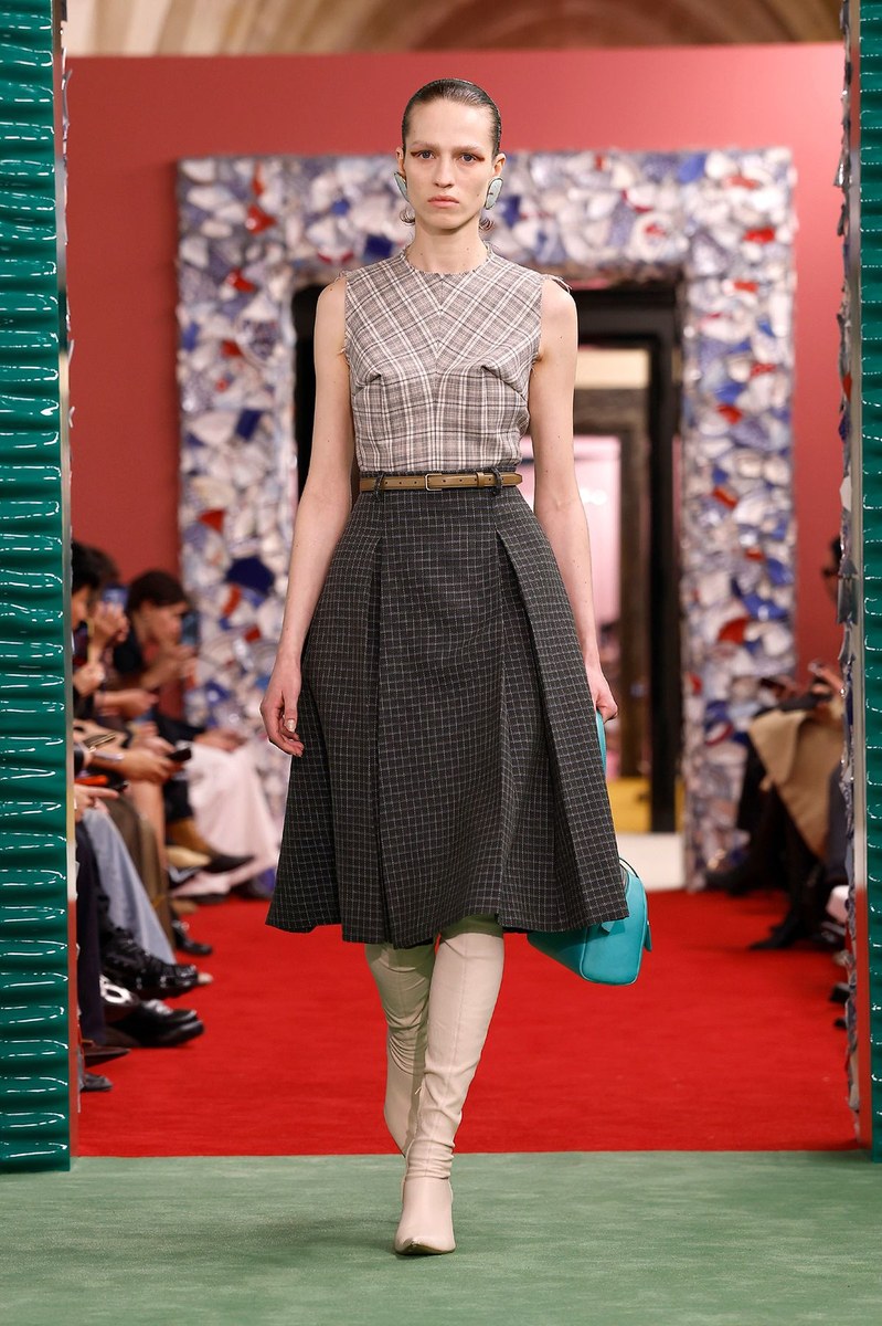 Look 14