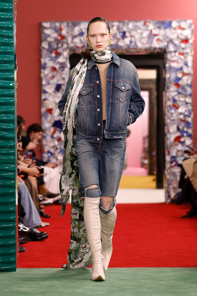 Look 15