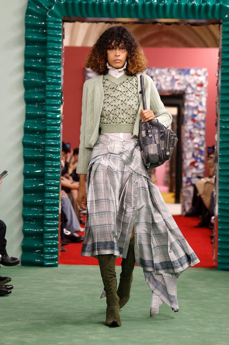 Look 17