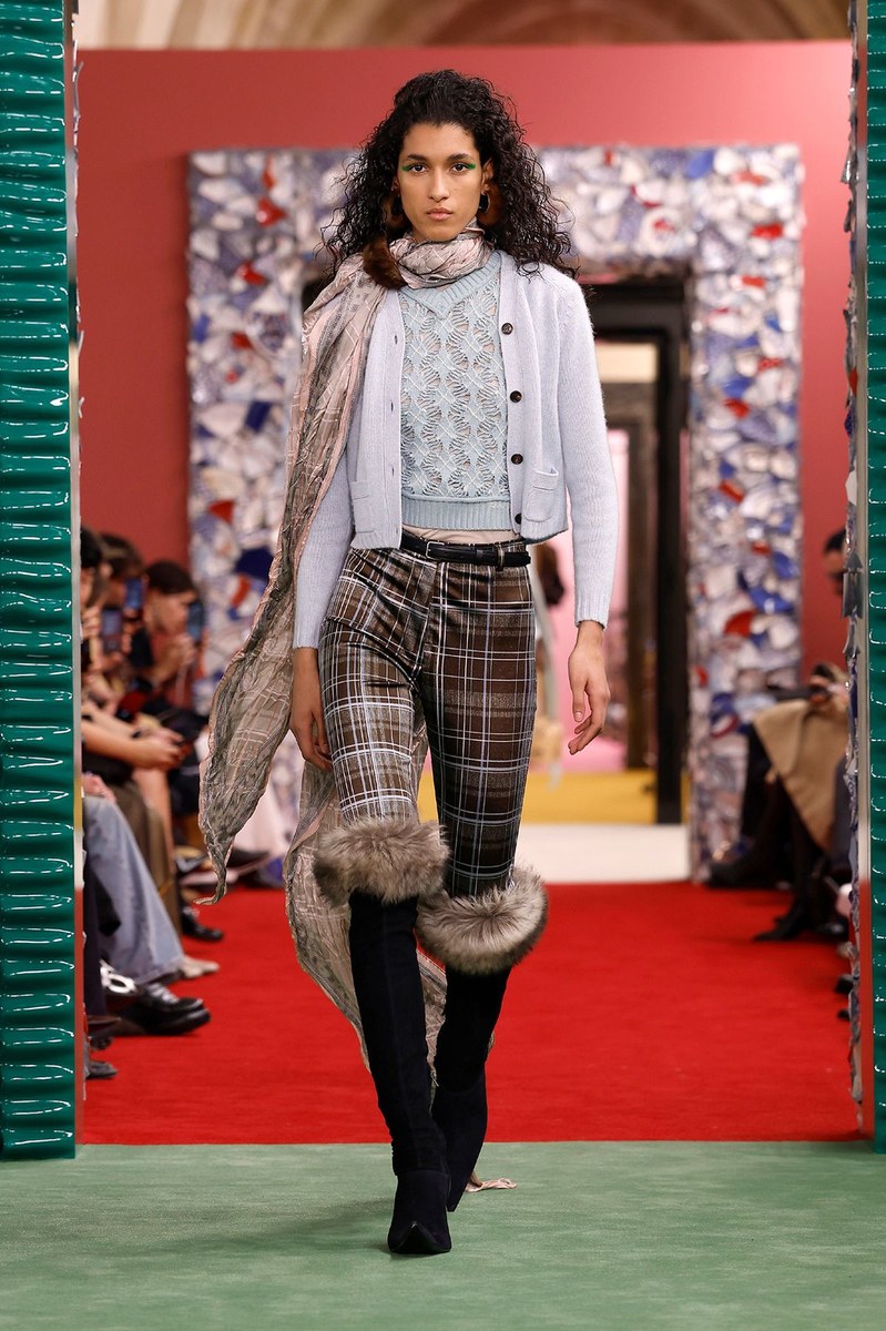 Look 18
