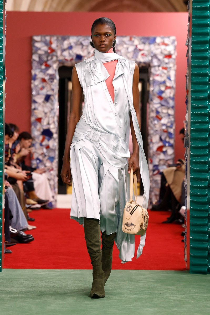 Look 19