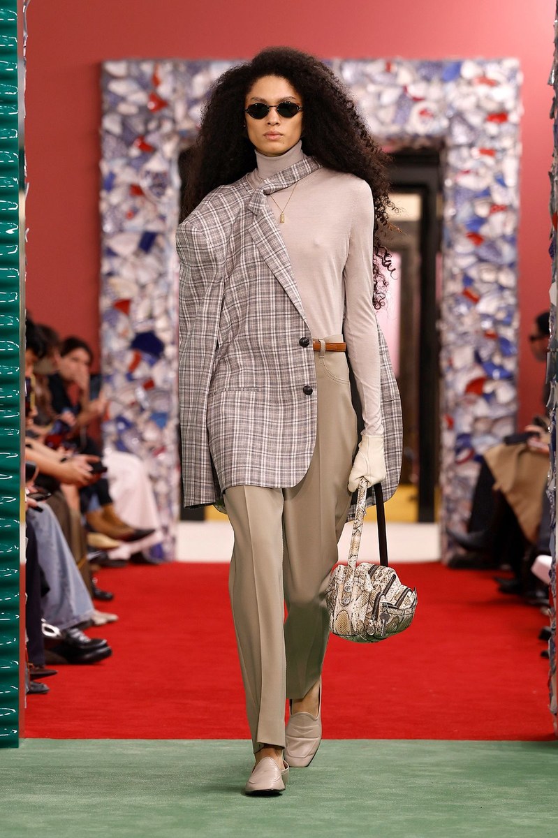 Look 27