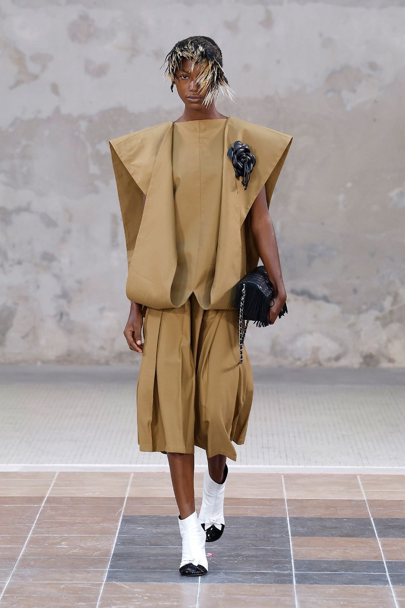 Look 15