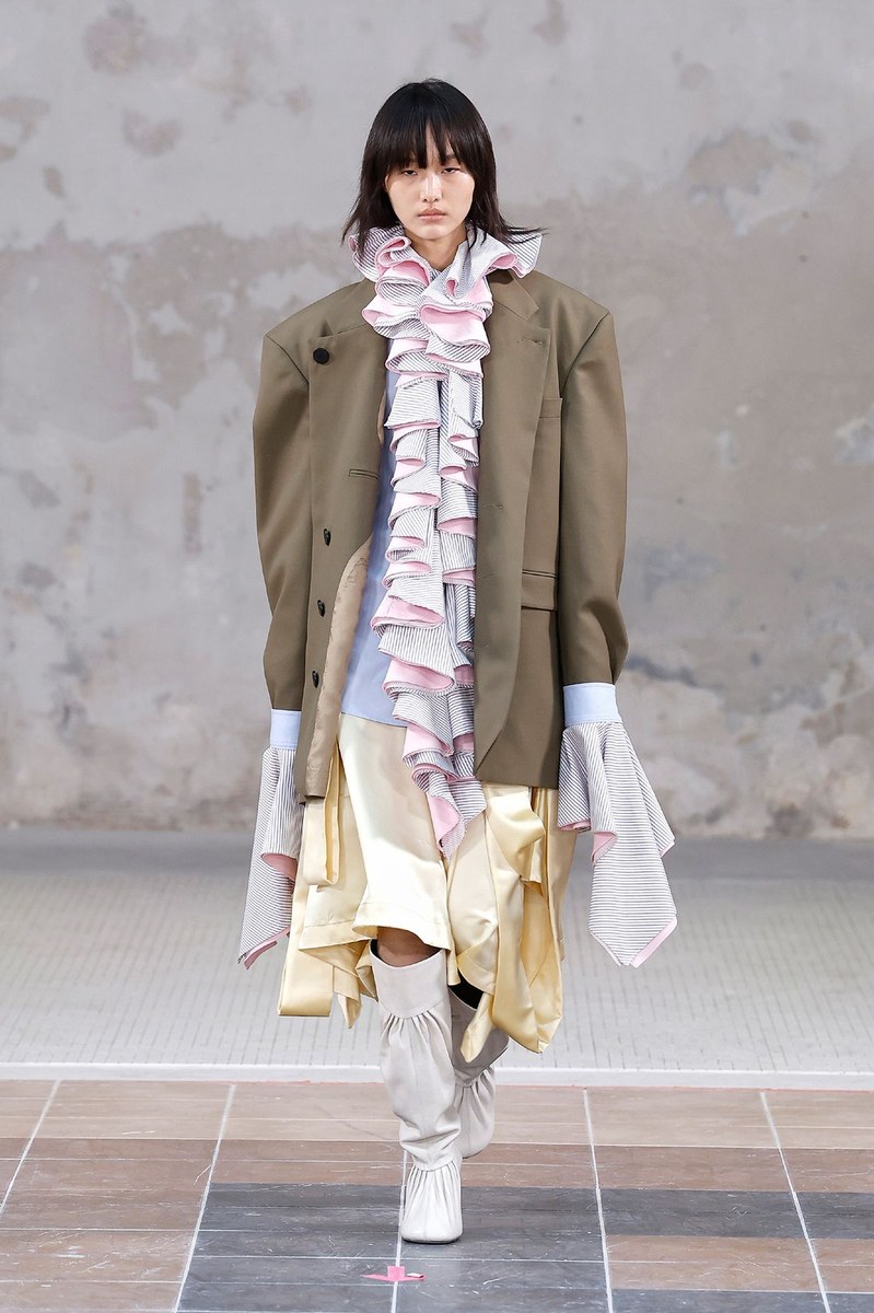 Look 18