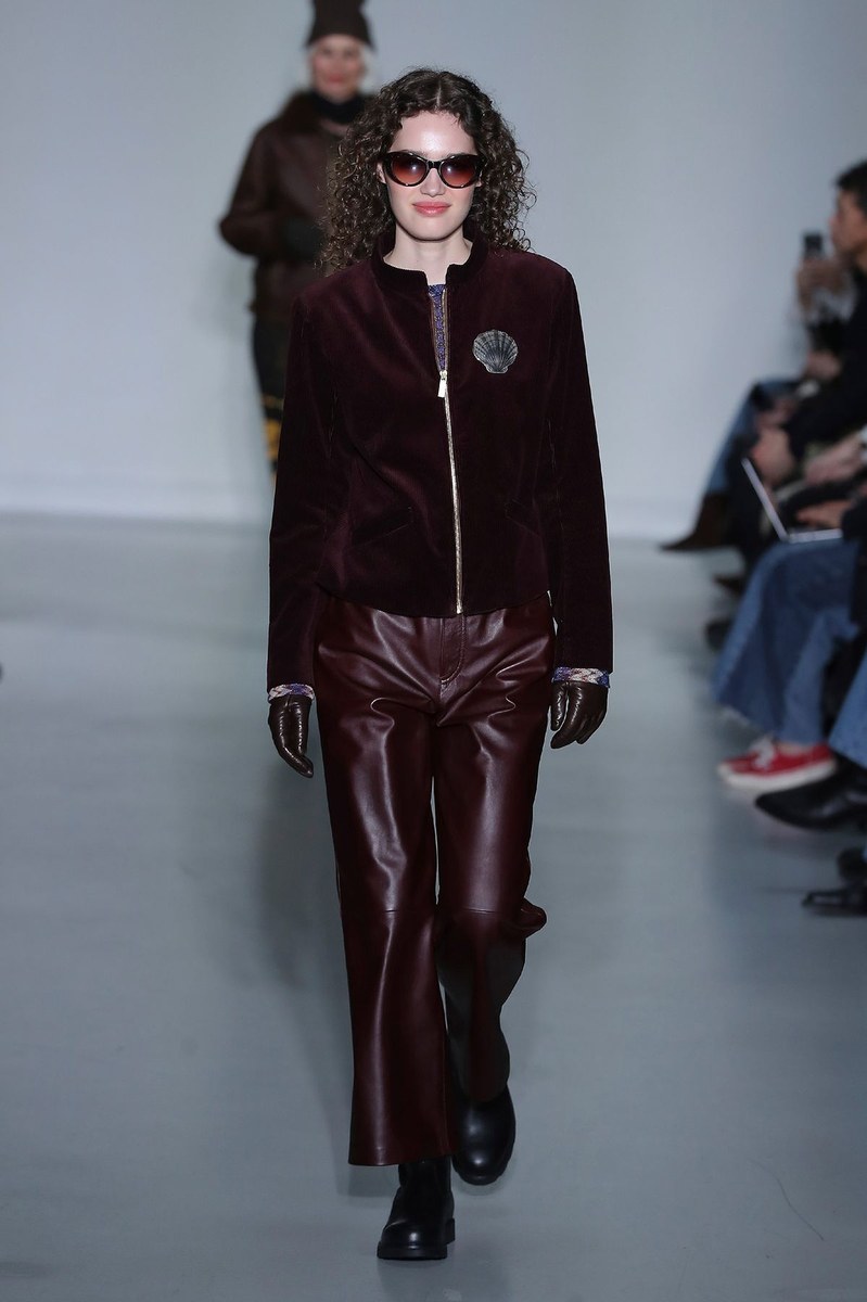Look 10