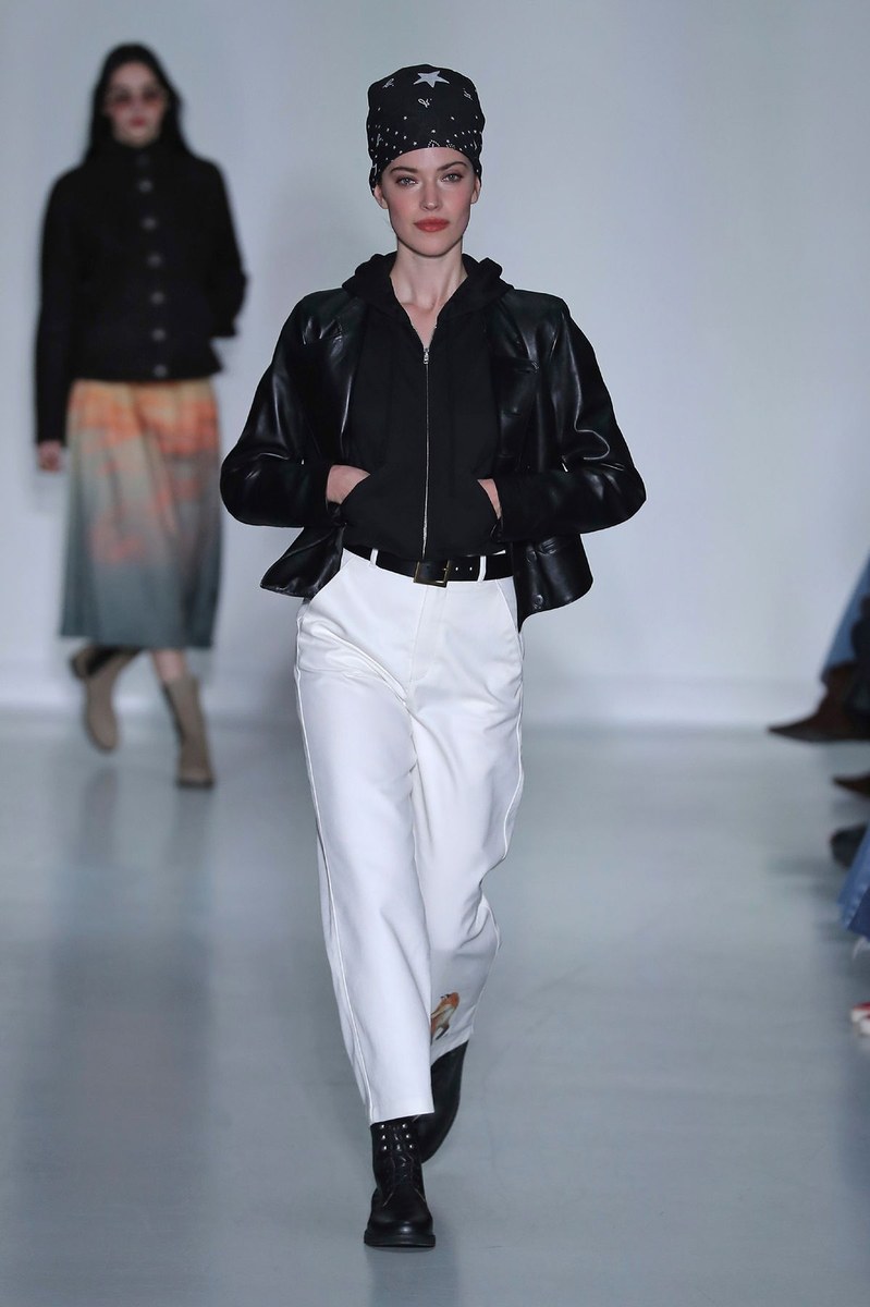 Look 16