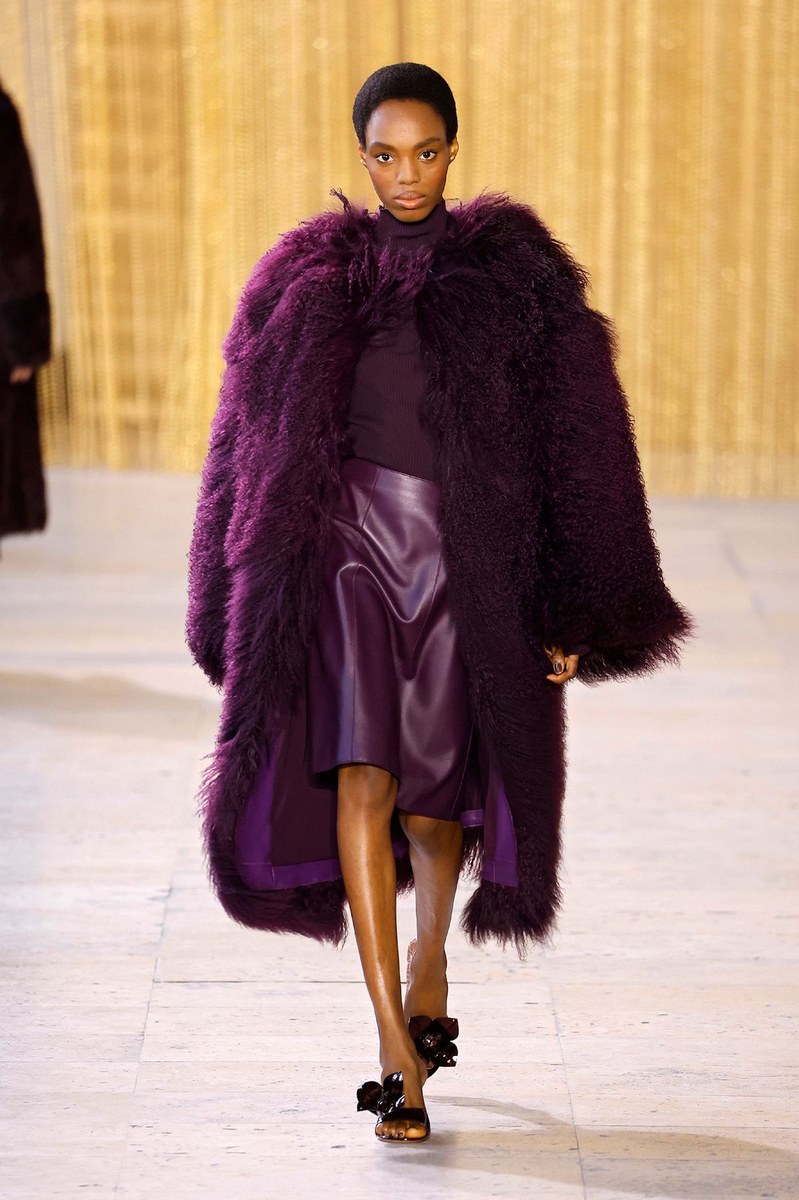 Look 16