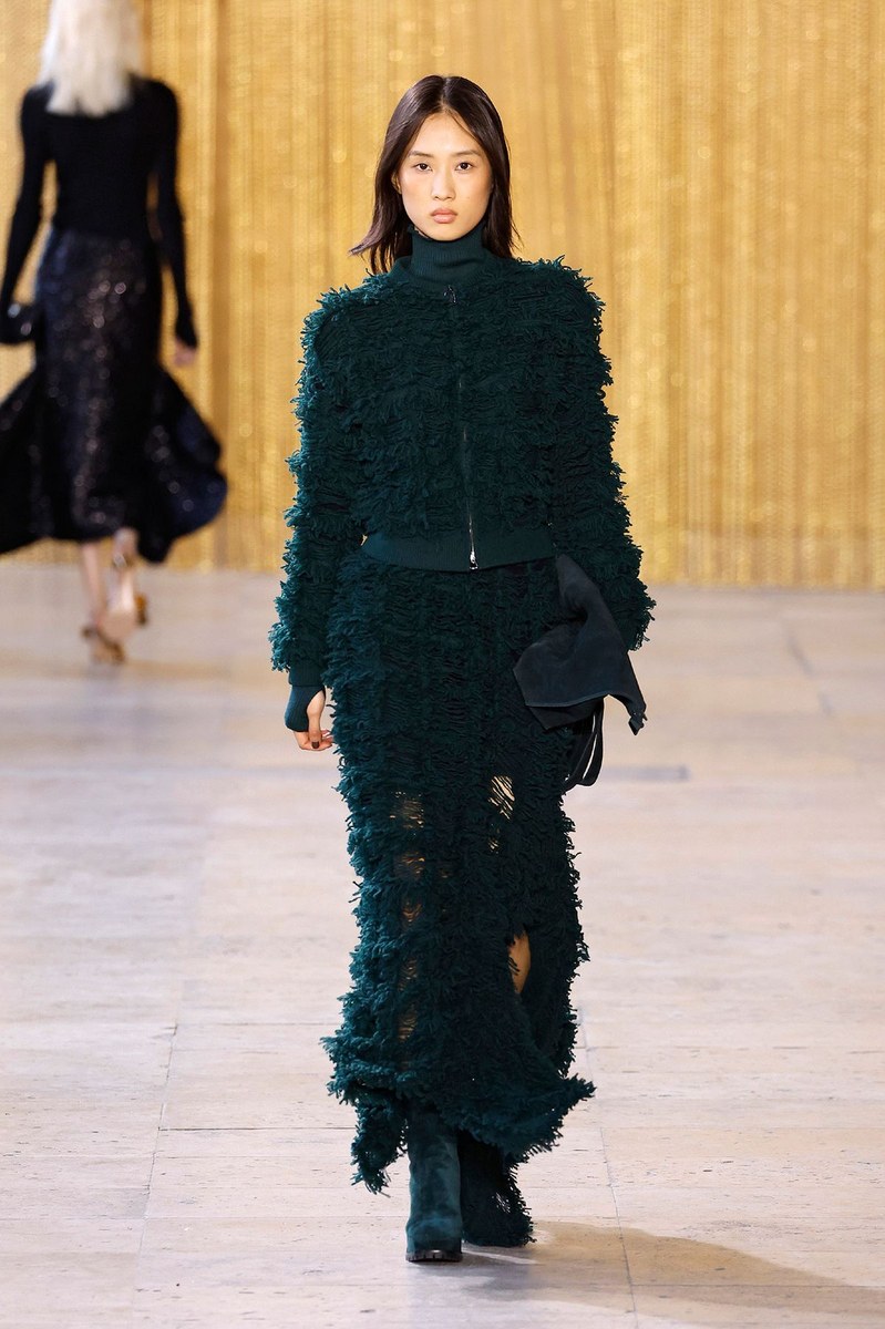 Look 32