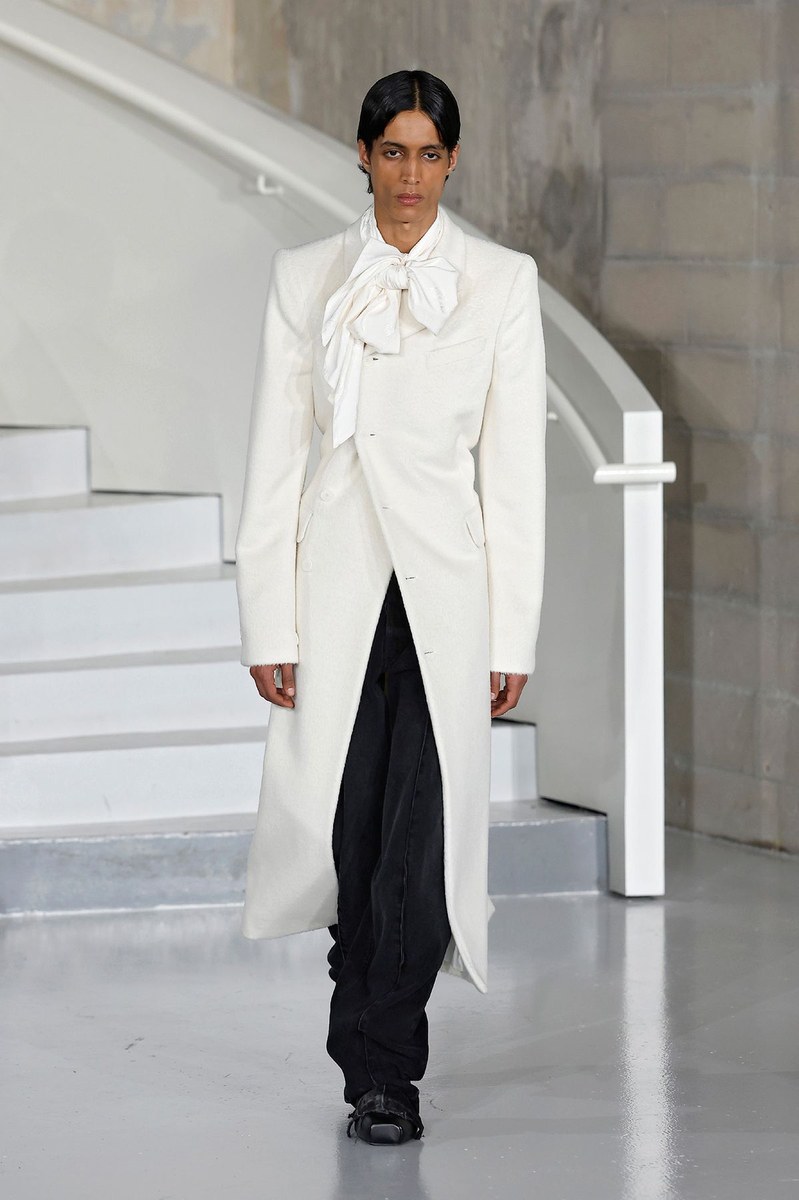 Look 18