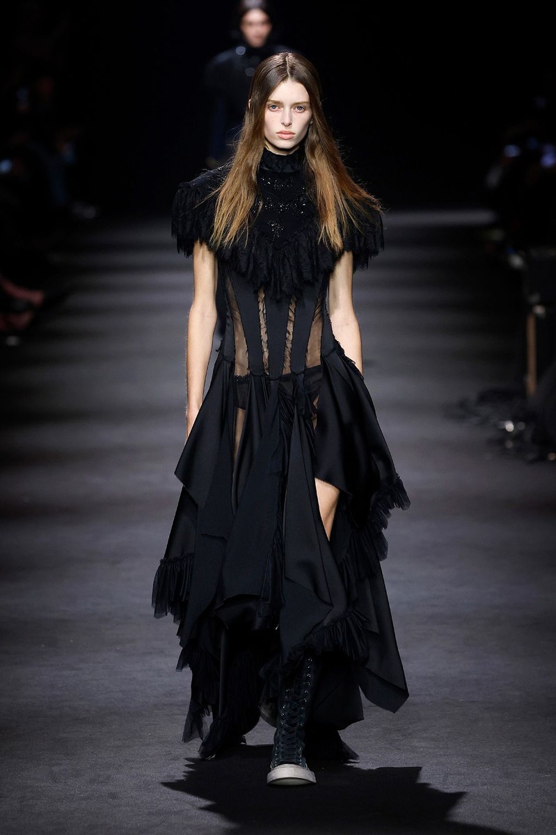 Look 3