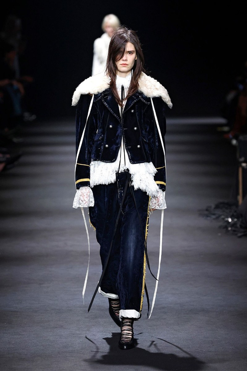 Look 12