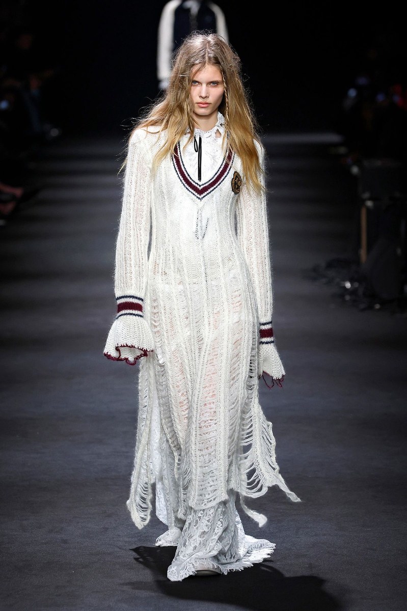 Look 16