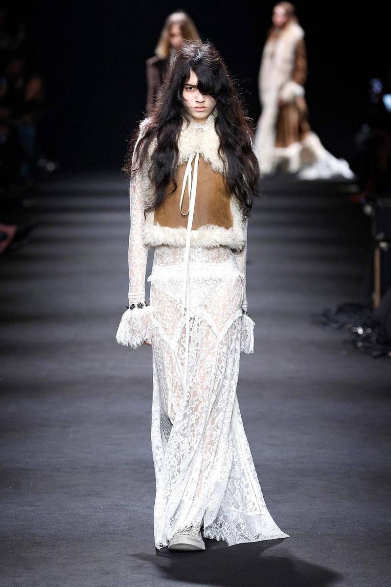 Look 24