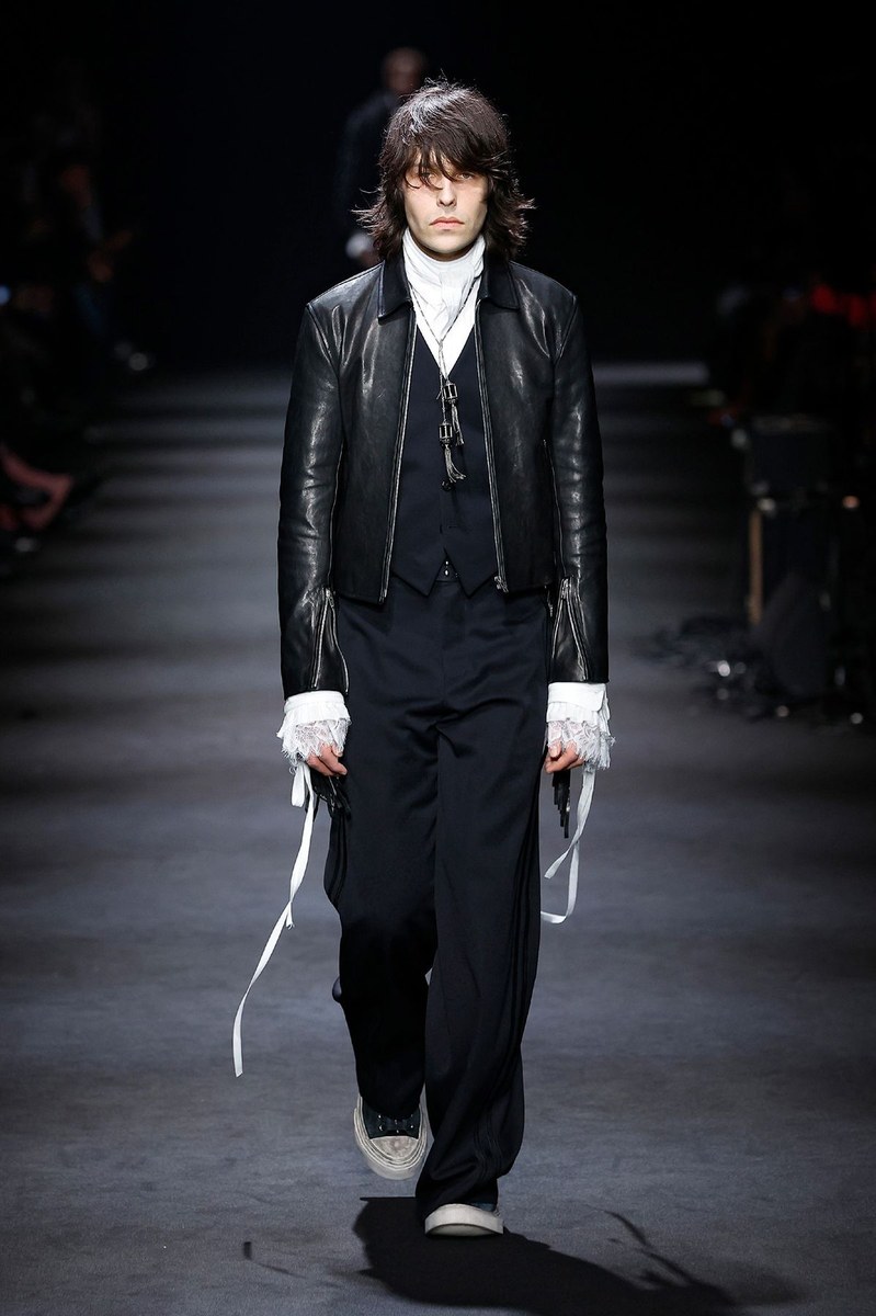 Look 30
