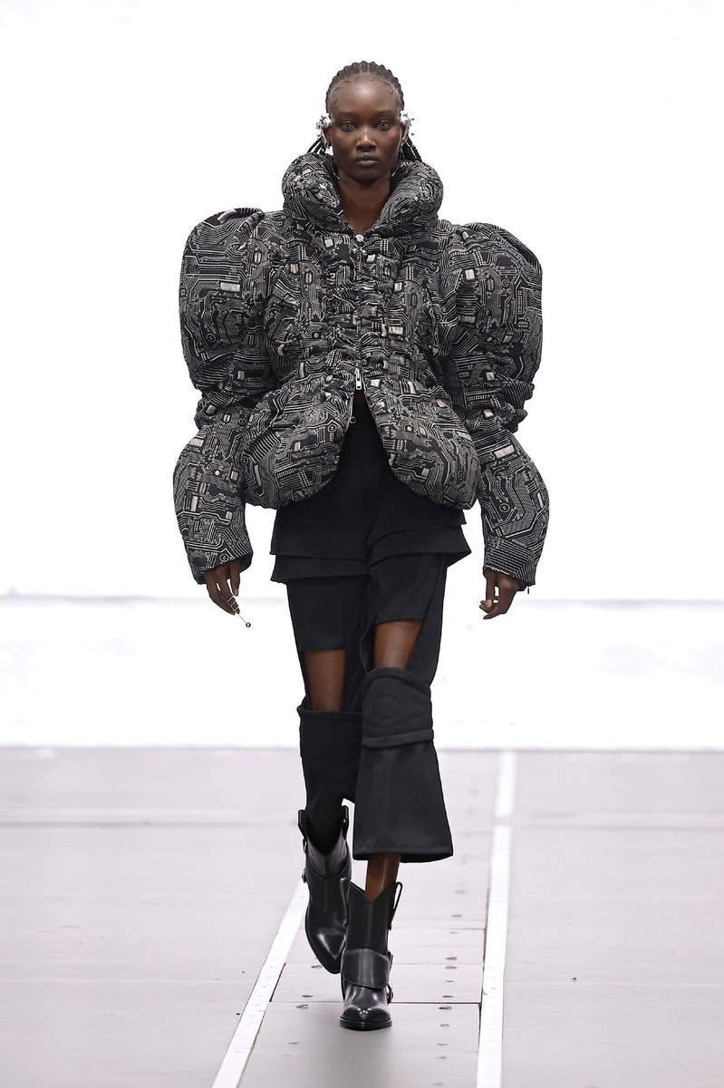 Look 15