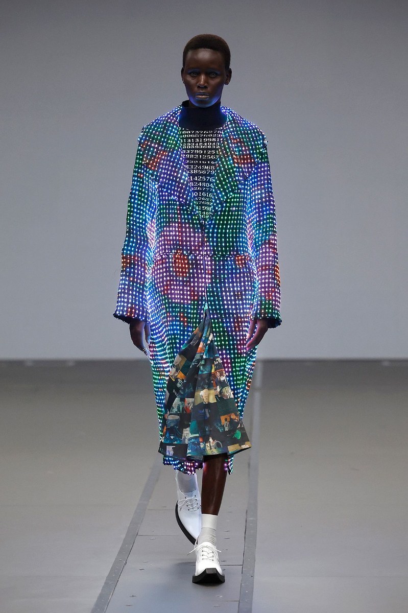 Look 24