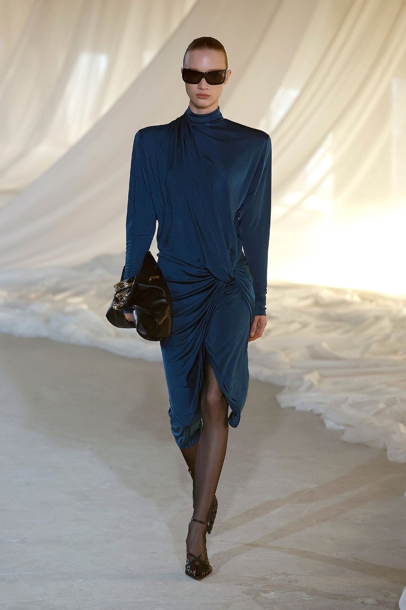 Look 8