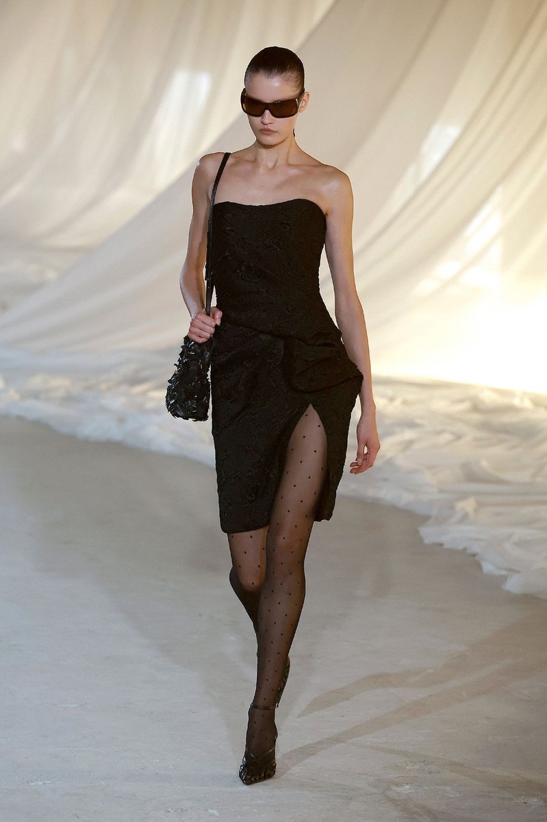 Look 10
