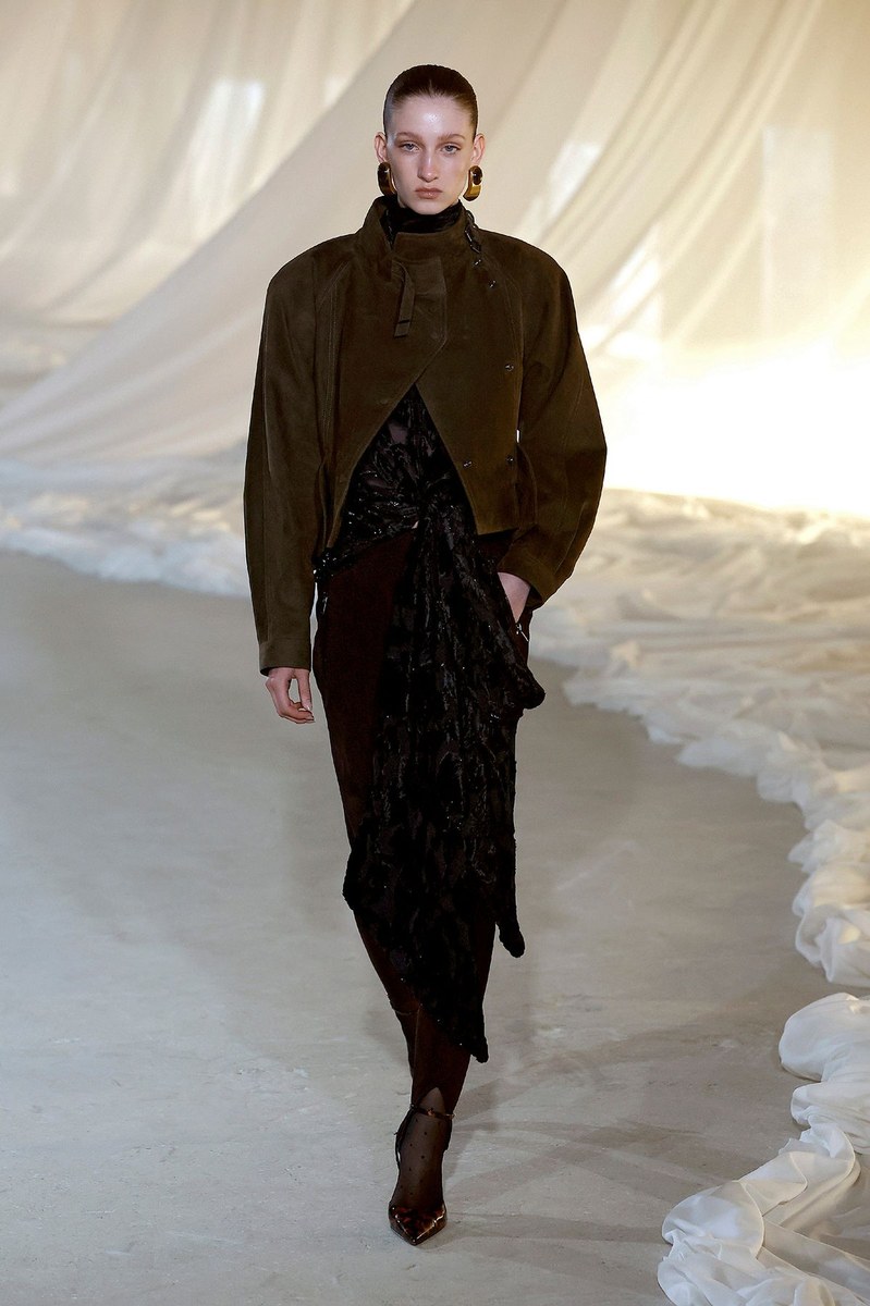 Look 18