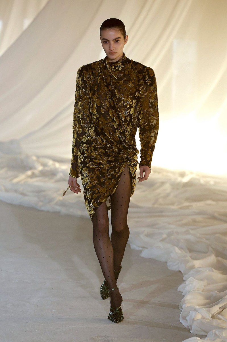 Look 25