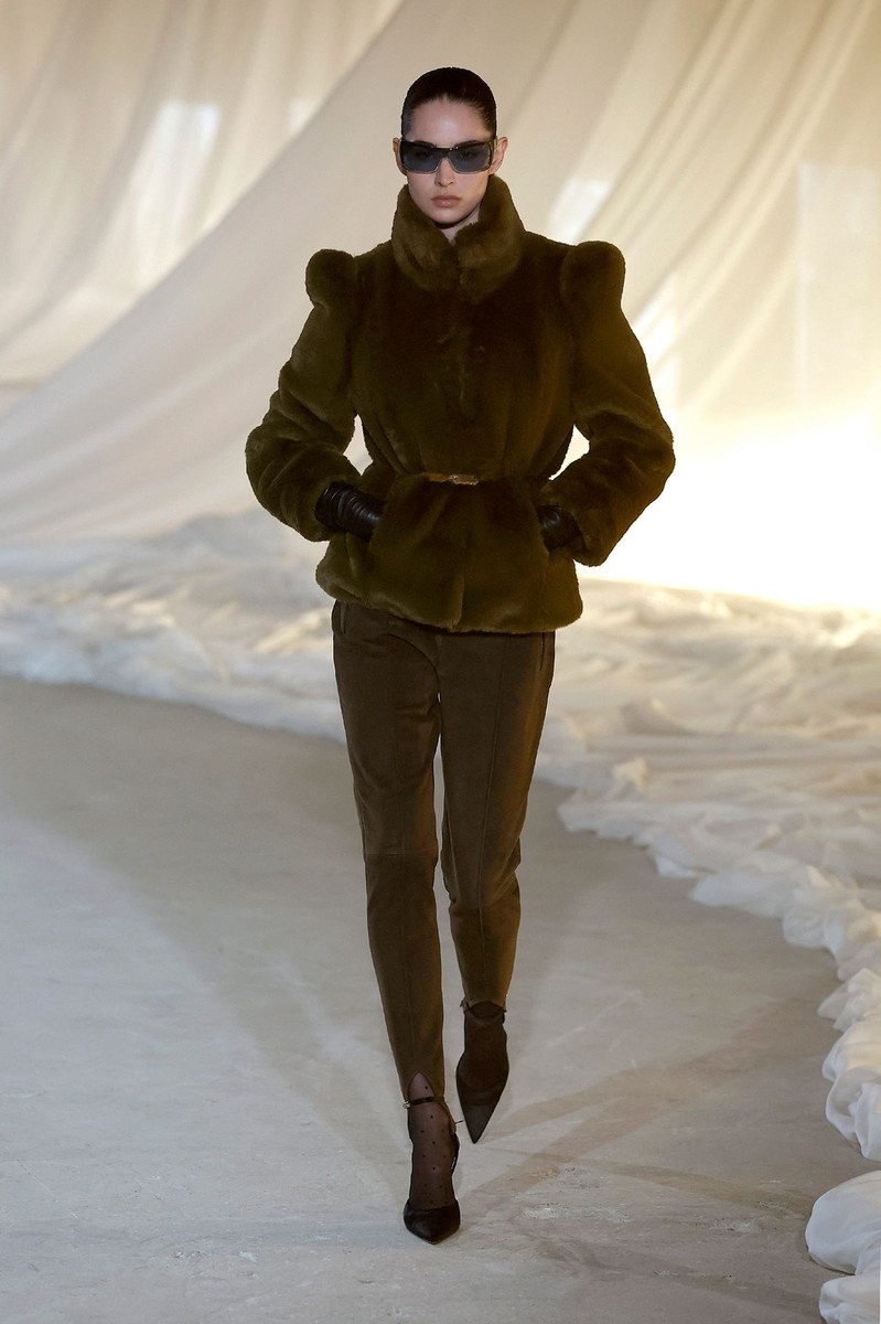 Look 27