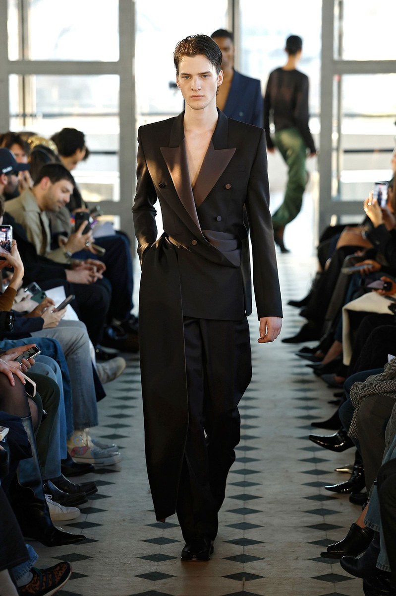 Look 18