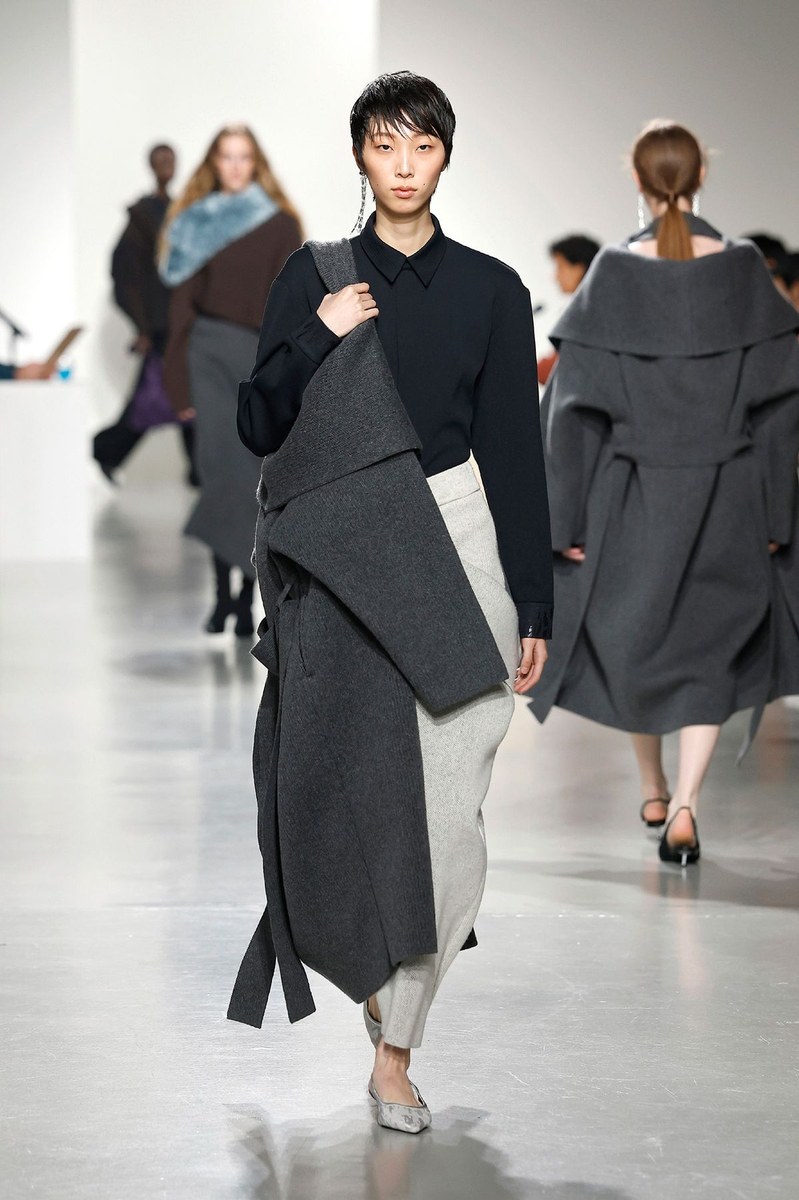 Look 3