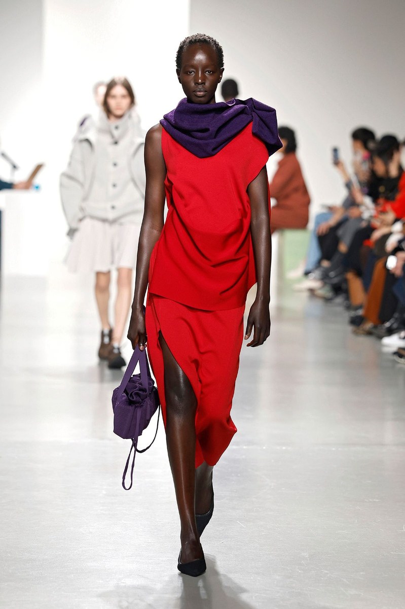 Look 16