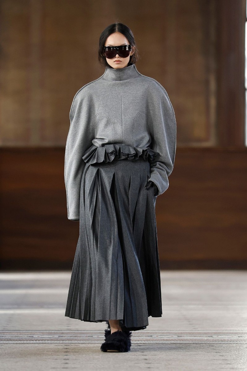 Look 10