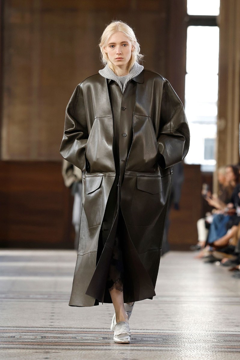Look 11